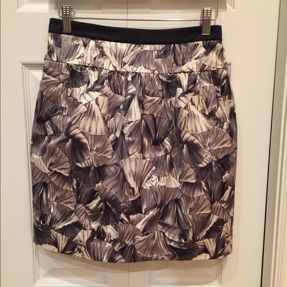 BCBGMAXAZRIA SKIRT SIZE 2